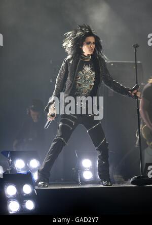 Il Tokio Hotel si esibisce dal vivo sul palco, durante il MTV European Music Awards 2007, all'Olympic Halle di Monaco, in Germania. Data immagine: Giovedì 01 novembre, 2007. Il credito fotografico dovrebbe essere: Filo Yui Mok/PA Foto Stock