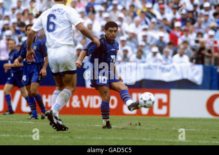 Calcio - Coppa del mondo USA 1994 - Gruppo D - Argentina / Grecia - Foxboro Stadium. Diego Maradona, Argentina Foto Stock