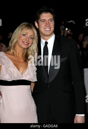 Tess Daly e Vernon Kay arrivano per i 2007 National Television Awards (NTA) alla Royal Albert Hall, a ovest di Londra. Foto Stock