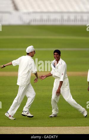 Cricket - The Hobbs Trophy - Croydon SCA u15's contro London SCA u15's. Azione dal Trofeo Hobbs all'AMP Oval Foto Stock