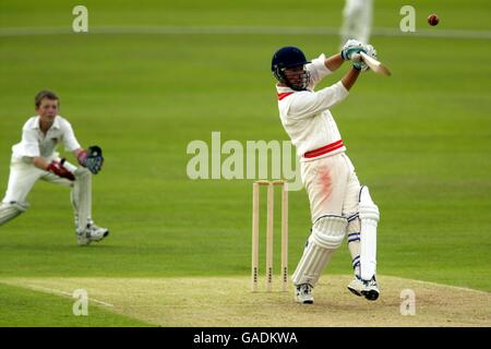 Cricket - The Hobbs Trophy - Croydon SCA u15's contro London SCA u15's. Azione dal Trofeo Hobbs all'AMP Oval Foto Stock