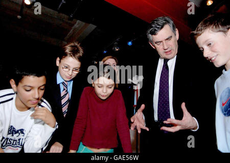 Gordon Brown visita il Museo della Scienza Foto Stock