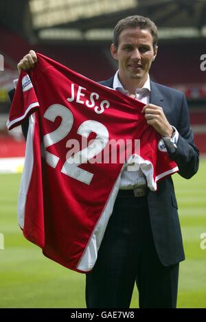 Calcio - Nottingham Forest Press conferenza. Nottingham Forest nuovo firma Eion Jess Foto Stock