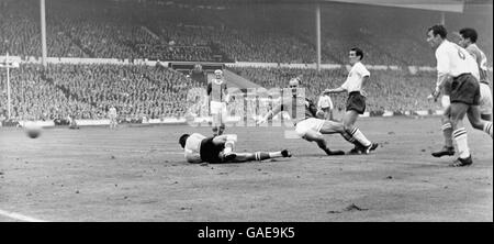 Calcio - FA centenario Match - Inghilterra e resto del mondo Foto Stock