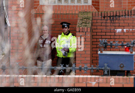 John Darwin, il canoista di ritorno dai morti, lascia la corte di Hartlepool Magistrates dopo che la polizia ha ricevuto altre 36 ore per ulteriori interrogativi. Foto Stock