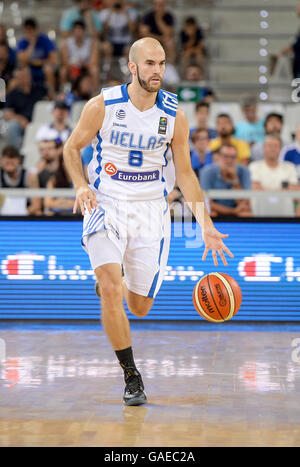 Torino, Italia. 04 Luglio, 2016. Nick Calathes schiacciate durante il basket FIBA qualificazione olimpica torneo fra la Grecia e l'Iran. Grecia national team vince 78-53 su Iran team nazionali. © Nicolò Campo/Pacific Press/Alamy Live News Foto Stock