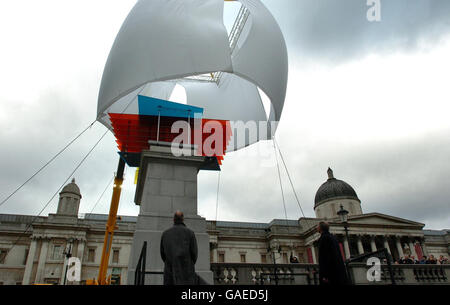 Sculture in vetro svelata in Trafalgar Square Foto Stock