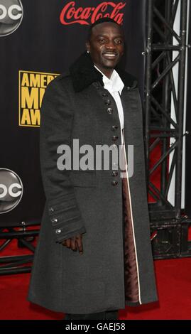 Akon arriva agli American Music Awards 2007 al Nokia Theatre di Los Angeles. Foto Stock