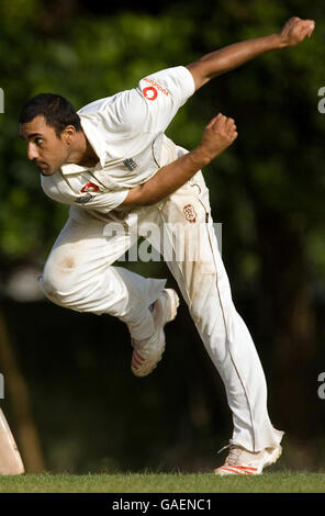 Cricket - Tour Match - Scheda del Presidente XI v Inghilterra - Nondescripts Cricket Club Foto Stock