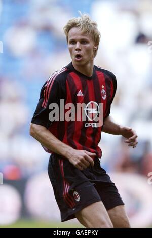 Calcio - Real Madrid Centenary Tournament - Liverpool v AC Milan. Martin Laursen, AC Milano Foto Stock