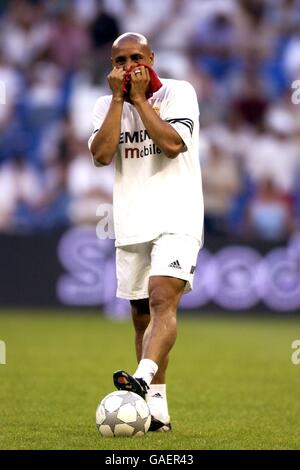 Calcio - Real Madrid Centenary Tournament - Real Madrid v Bayern Monaco. Roberto Carlos, Real Madrid Foto Stock