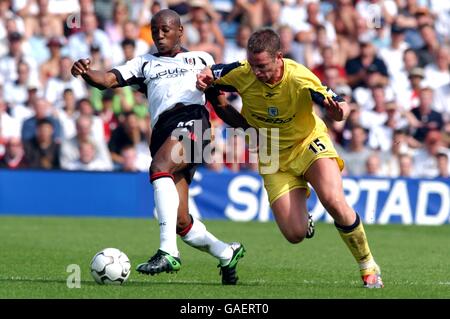 Luis Boa morte di Fulham e Kevin Nolan di Bolton Wanderers Foto Stock