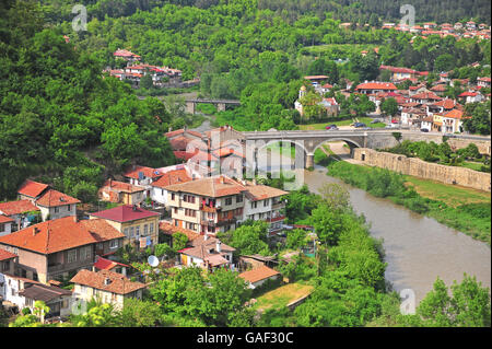 Fiume a Veliko Tarnovo città in Western Bulgaria Foto Stock