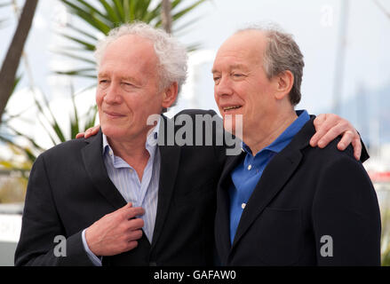 Amministrazione Jean-Pierre Dardenne e Luc Dardenne alla Ragazza Ignota (La Fille Inconnue) Pellicola fotografica chiamata alla sessantanovesima Cannes Film Foto Stock