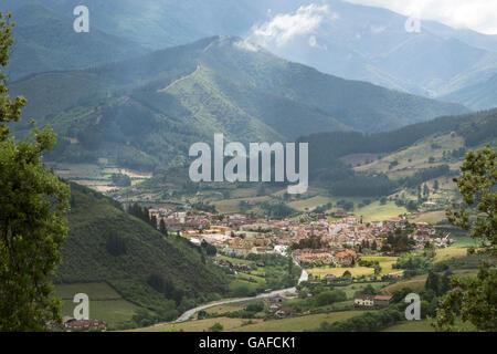 Spagna Cantabria, Picos de Europa, Potes Visualizza Foto Stock