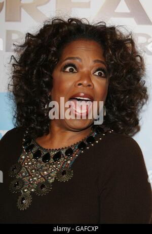 Oprah Winfrey arriva alla prima dei grandi debitori all'Arclight Cinerama Dome di Hollywood, Los Angeles. Foto Stock