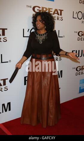 Oprah Winfrey arriva alla prima dei grandi debitori all'Arclight Cinerama Dome di Hollywood, Los Angeles. Foto Stock