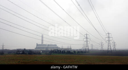 Una visione generale dell'attuale centrale a carbone di Kingsnord, a Kingsnord, Kent, dopo che i piani sono stati sostenuti per costruire la prima centrale elettrica a carbone della Gran Bretagna in più di 20 anni sullo stesso sito. Foto Stock