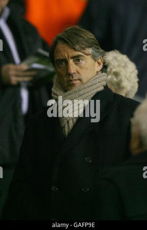 Calcio - Barclays Premier League - Liverpool v Aston Villa - Anfield. Inter Milan Manager Roberto Mancini negli stand Foto Stock