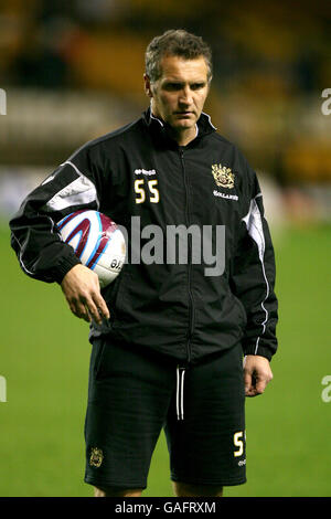 Calcio - Coca-Cola Football League Championship - Wolverhampton Wanderers / Burnley - Stadio Molineaux. Sandy Stewart, assistente manager di Burnley durante il riscaldamento della partita Foto Stock