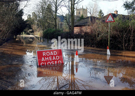 Continuando le inondazioni nel Regno Unito Foto Stock