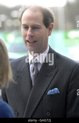 Principe Edoardo il conte di Wessex a sud Bromsgrove County High School Worcestershire. Foto Stock