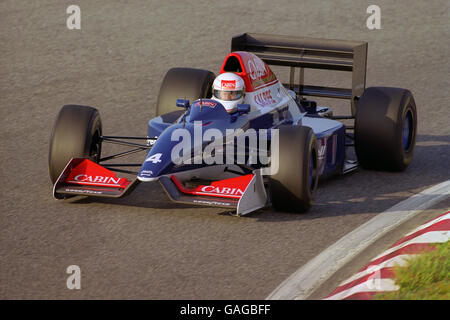 Corse automobilistiche - Test di Formula uno - Andrea de Cesaris - Estoril, Portogallo. Andrea de Cesaris, pilota tirrello. Foto Stock