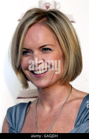 Mariella Frostrup arriva per il Costa Book Awards 2007 all'Intercontinental Hotel di Londra. Foto Stock