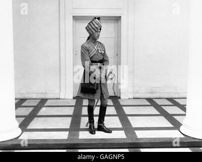 Il Principe di Galles in uniforme del Cavallo Scinde (il 35° Cavallo Scinde il 36° Cavallo Jacobs) di cui è il colonnello in Capo. Foto Stock