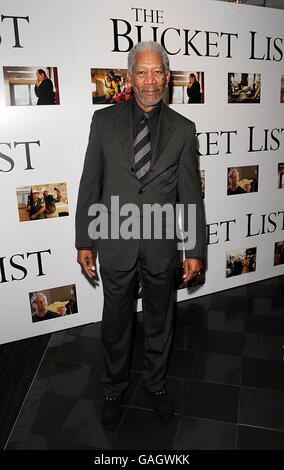 Morgan Freeman arriva per la prima inglese della Bucket List al Vue West End di Londra Foto Stock