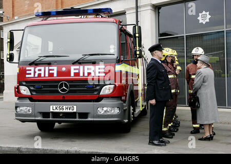 La regina apre la Londra Vigili del fuoco è di nuovo HQ Foto Stock