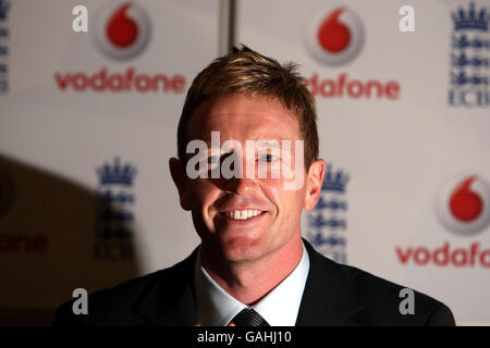 Cricket - Inghilterra partenza per la Nuova Zelanda - Londra. Inghilterra Cricket Capitano Paul Collingwood durante una conferenza stampa al Marriot Hotel, Heathrow, Londra. Foto Stock