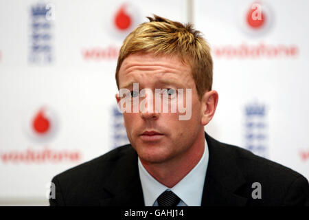 Inghilterra cricket Capitano Paul Collingwood durante una conferenza stampa al Marriot Hotel, Heathrow, Londra. Foto Stock