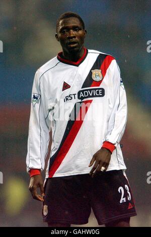 Calcio - Worthington Cup - terzo turno - Wigan Athletic v Manchester City. Marc Vivien Foe, Manchester City Foto Stock