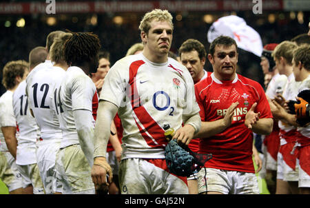 Rugby Union - RBS 6 Nations Championship 2008 - Inghilterra / Galles - Twickenham. L'abbattuto James Haskell lascia il campo dopo la sconfitta in Galles durante la partita delle 6 Nazioni RBS a Twickenham, Londra. Foto Stock