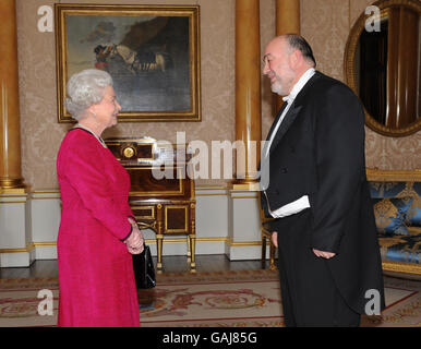 Il pubblico a Buckingam Palace Foto Stock