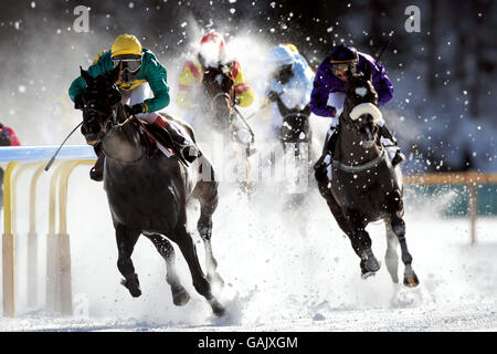 Horse Racing - White Turf - St Moritz Foto Stock