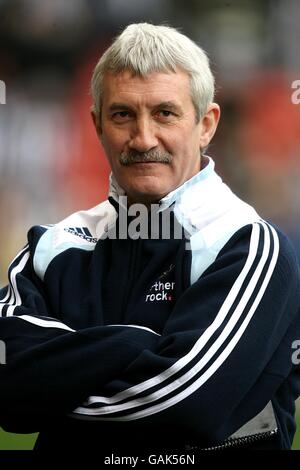 Calcio - Barclays Premier League - Liverpool / Newcastle United - Anfield. Terry McDermott, allenatore della Newcastle United Foto Stock