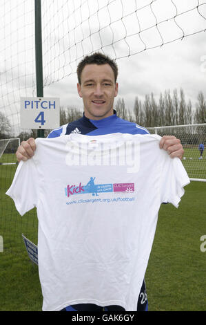 CLIC Sargent Chelsea FC. John Terry di Chelsea che sostiene Clic Sargent al Cobham Training Ground. Foto Stock