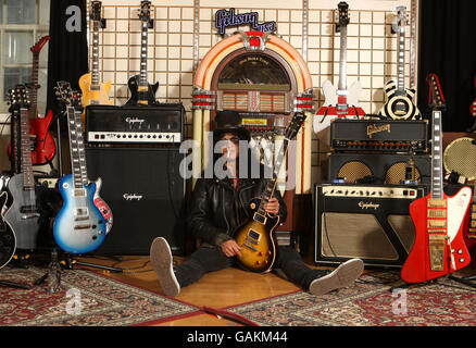 Slash Gibson e Epiphone Les Paul Guitar lancio - Londra Foto Stock