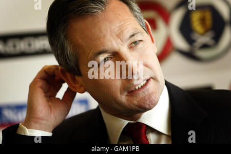 Calcio - Scotland Press Conference - Hampden Park. Il direttore scozzese George Burley durante una conferenza stampa a Hampden Park, Glasgow. Foto Stock