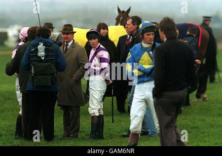 Horse Racing - Martell Grand National Meeting - Eglinton Foto Stock