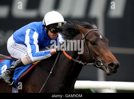 Horse Racing - Costruzione di primavera Raceday - Nottingham Racecourse Foto Stock