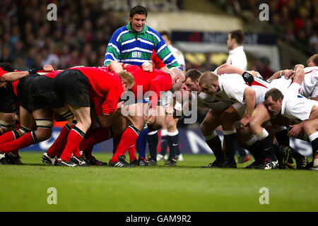 Rugby Union - The RBS Six Nations Championship - Galles / Inghilterra. Il Galles e l'Inghilterra scendono Foto Stock