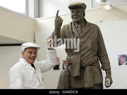 Dickie Bird scultura Foto Stock