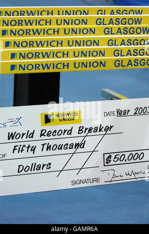 Atletica - Norwich Union International - Kelvin Hall, Glasgow. 50,000 per qualsiasi demolitore da record mondiale Foto Stock