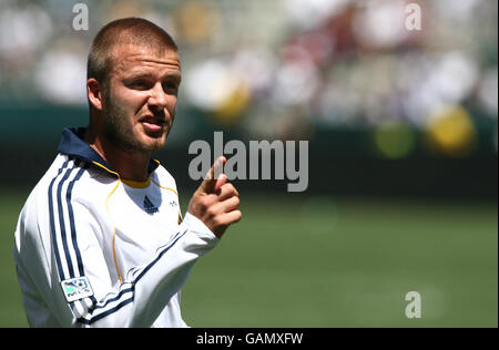 David Beckham DI LA Galaxy punta il dito contro il linesman durante la partita di calcio della Major League presso l'Home Depot Center di Carson, Los Angeles, USA. Foto Stock