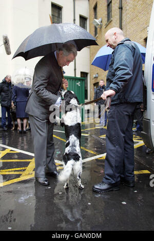 Il Principe di Galles visite Charing Cross, Stazione di polizia Foto Stock