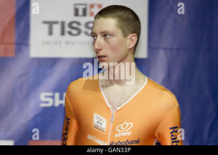 Jenning Huizenga dei Paesi Bassi dopo aver vinto la medaglia d'argento nella Pursuit individuale degli uomini durante il World Track Cycling Championships al Manchester Velodrome, Manchester. Foto Stock