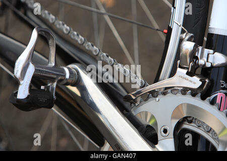 Ciclismo - East Midlands International cicle Classic. Una vista generale delle biciclette prima dell'East Midlands International cicle Classic Foto Stock